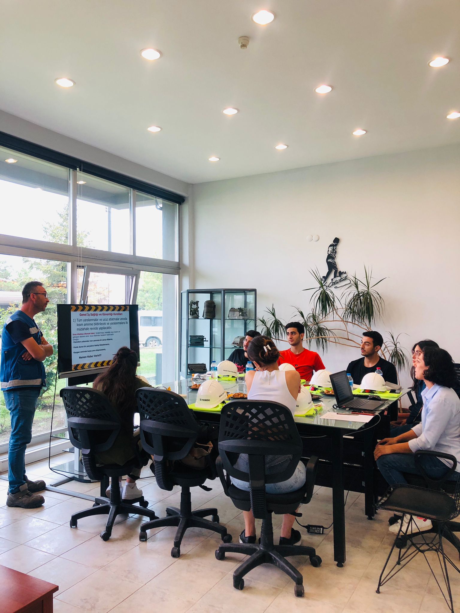 Üniversite Staj Programları ve Eğitim Destekleri